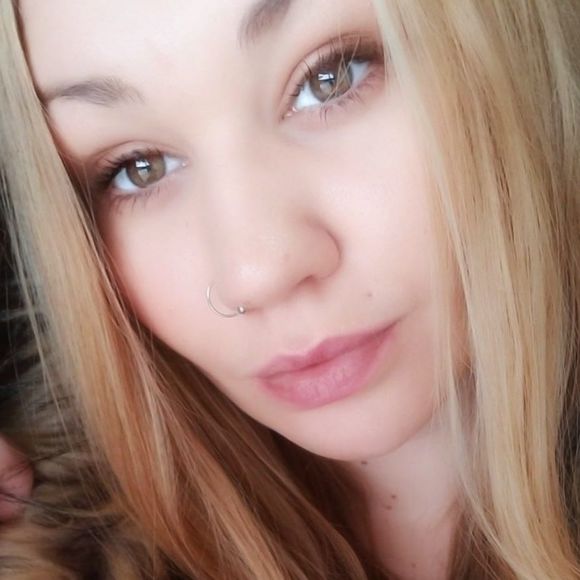 Meet your Posher, Jessica - Picture 1 of 1